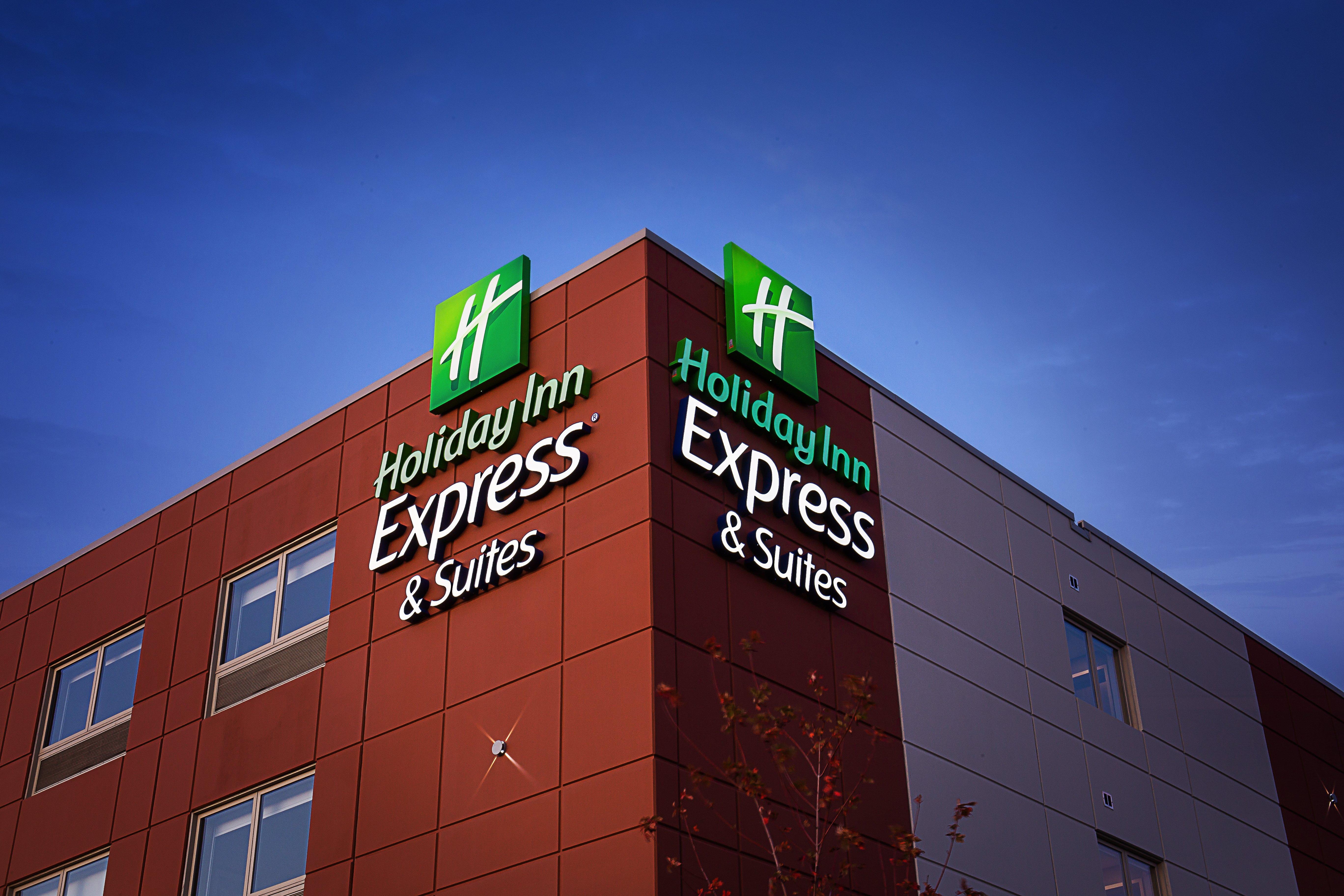 Express & - Halifax - 3*